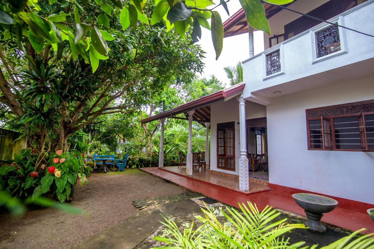 Mountain Gem Villa Hikkaduwa Esterno foto