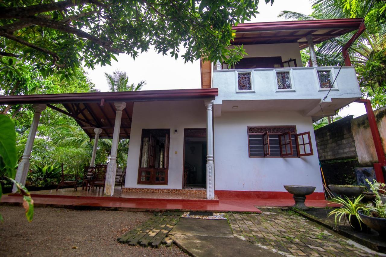 Mountain Gem Villa Hikkaduwa Esterno foto