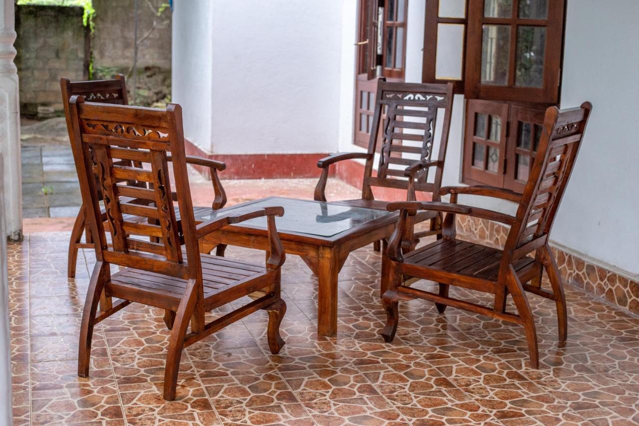 Mountain Gem Villa Hikkaduwa Esterno foto