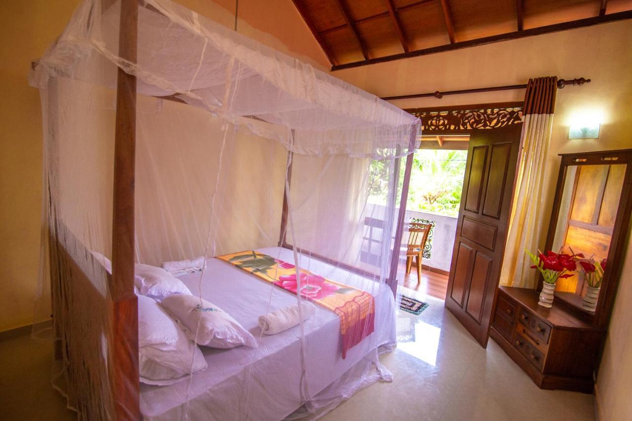 Mountain Gem Villa Hikkaduwa Esterno foto